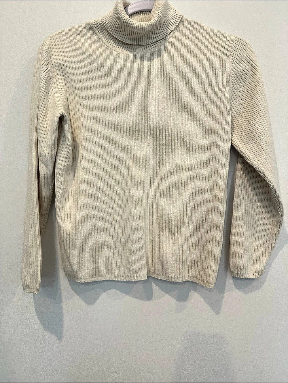 Talbots Turtleneck Sweater in Cream Size Small Like New